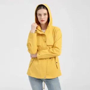 00-18 Regenparka Damen hüftlang mit Kapuze und Kordelzug – Bild 2