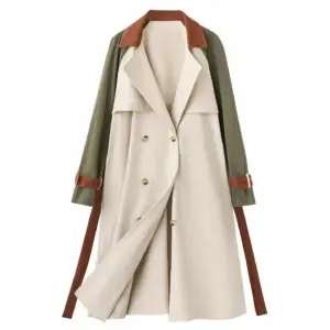 Zweireihiger Trenchcoat in Creme mit olivgrünen Ärmeln und braunem Kragen und Gürtel