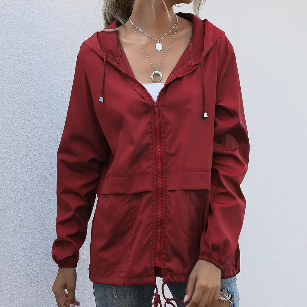 Regenjacke Damen kurz mit Kapuze, Reißverschluss und Saumzug – Bild 6
